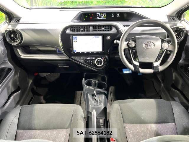 Toyota AQUA 2020-10 260684-1