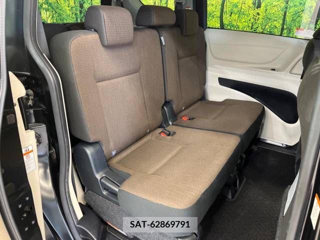 Toyota SIENTA 2017-04 210776-9