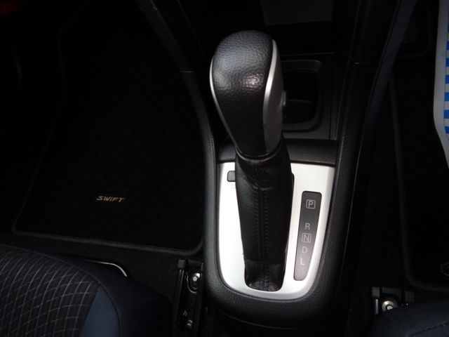 Suzuki SWIFT 2015-12 181672-13