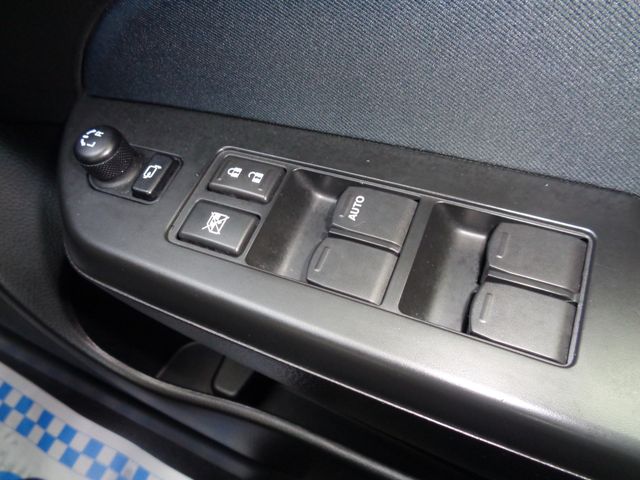 Suzuki SWIFT 2015-12 181672-18