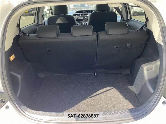 Toyota AQUA 2019-01 231189-16