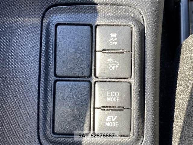 Toyota AQUA 2019-01 231189-17