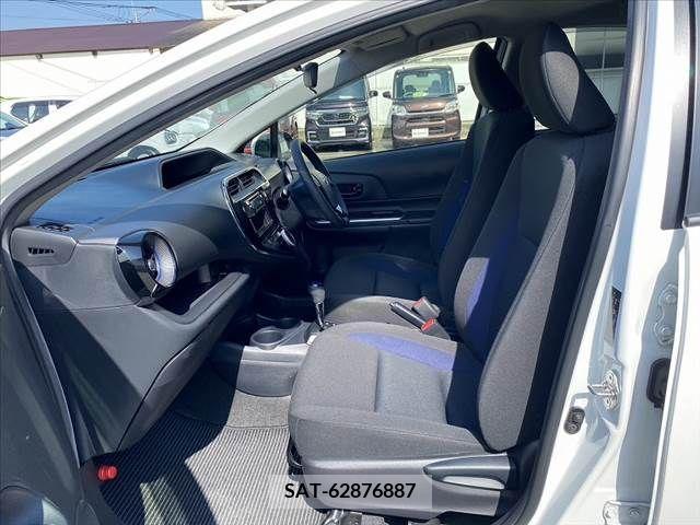 Toyota AQUA 2019-01 231189-13