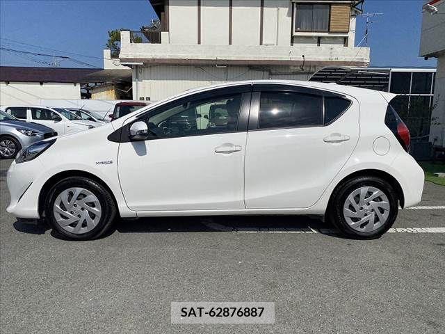 Toyota AQUA 2019-01 231189-7