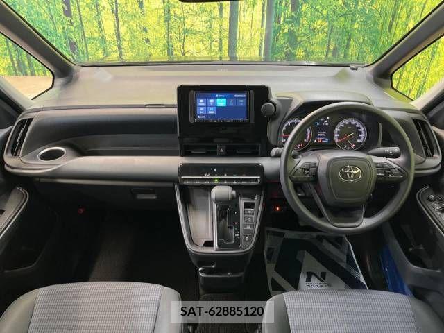 Toyota NOAH 2023-04 215724-1