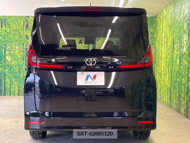 Toyota NOAH 2023-04 215724-16