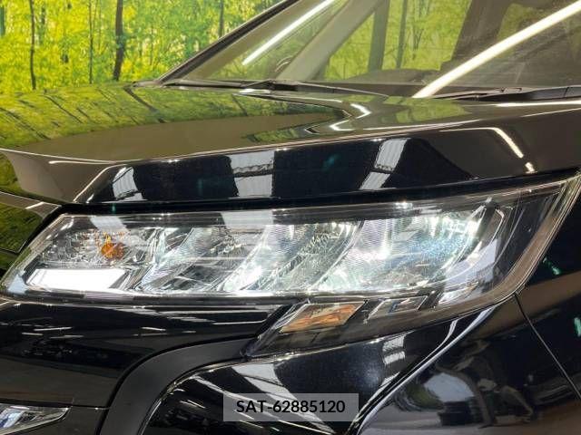 Toyota NOAH 2023-04 215724-13