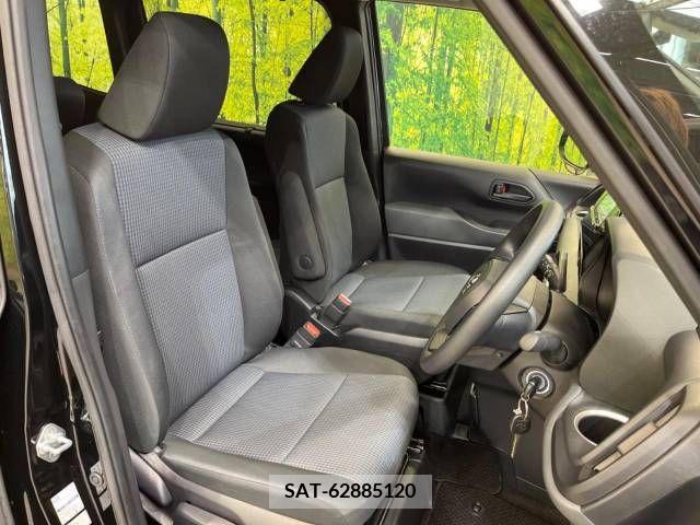 Toyota NOAH 2023-04 215724-9