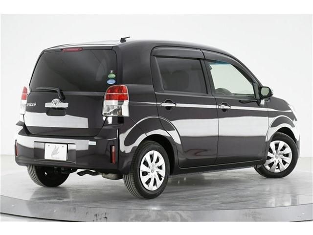 Toyota SPADE 2018-03 194039-1