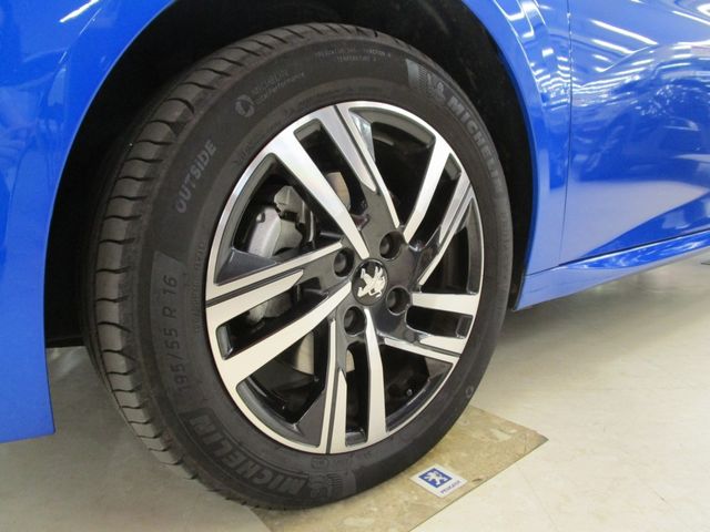 Peugeot 208 2022-06 5542-28
