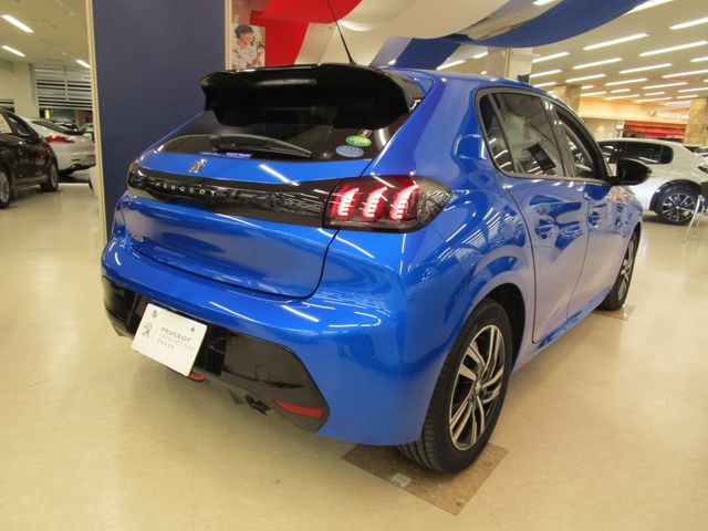 Peugeot 208 2022-06 5542-26