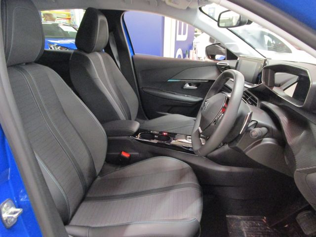 Peugeot 208 2022-06 5542-16
