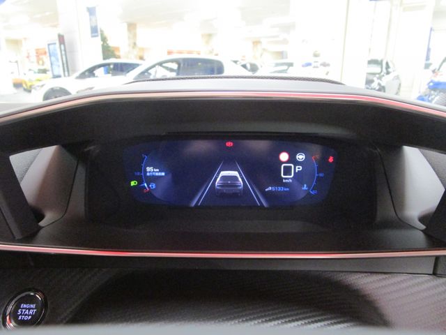 Peugeot 208 2022-06 5542-3