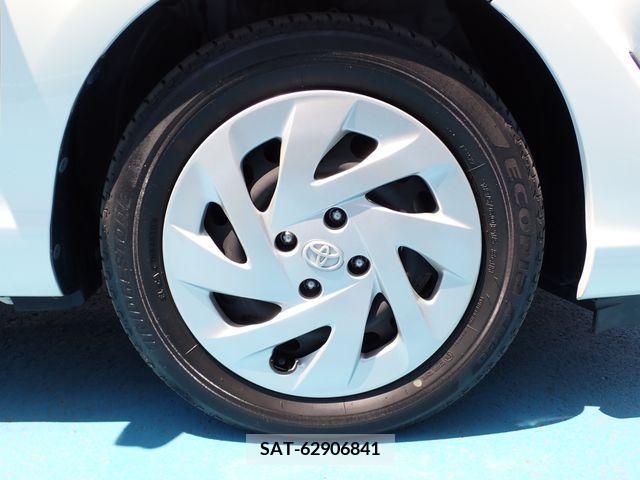 Toyota AQUA 2019-04 374209-18