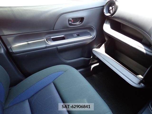 Toyota AQUA 2019-04 374209-21