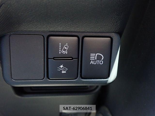 Toyota AQUA 2019-04 374209-11