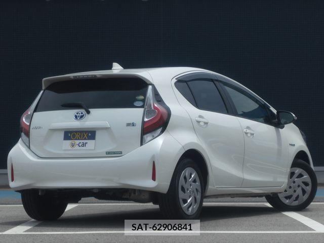 Toyota AQUA 2019-04 374209-2