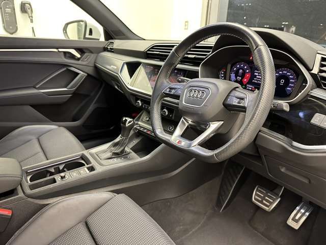 Audi Q3 2021-01 9186-7