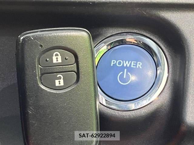 Toyota AQUA 2016-01 241249-6
