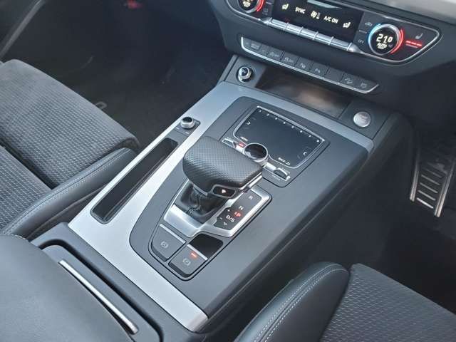 Audi Q5 2019-03 1684-12