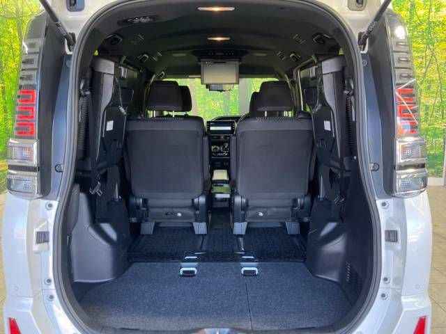Toyota VOXY HYBRID 2019-05 187548-11