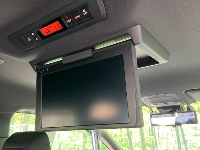 Toyota VOXY HYBRID 2019-05 187548-3