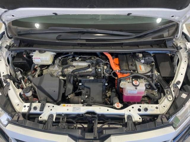 Toyota VOXY HYBRID 2019-05 187548-19