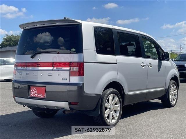 Mitsubishi DELICA D5 2013-02 426206-18