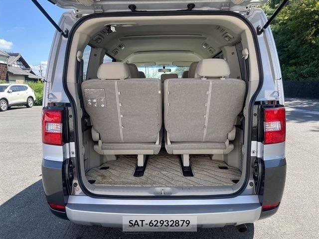 Mitsubishi DELICA D5 2013-02 426206-9