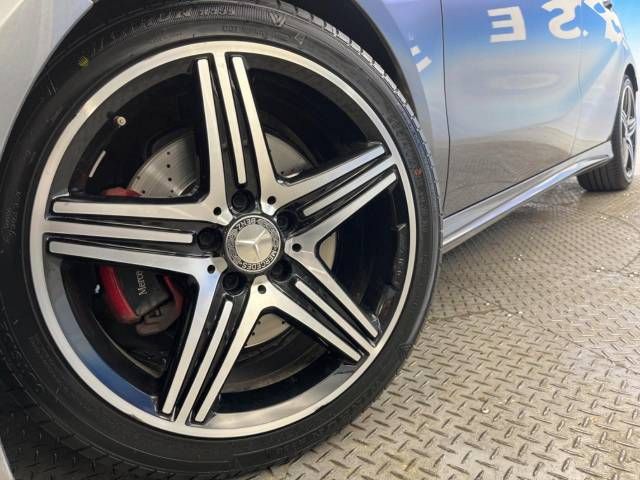 Mercedes Benz A-CLASS 2014-12 191083-10
