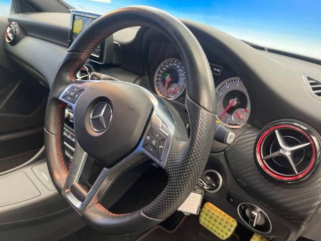 Mercedes Benz A-CLASS 2014-12 191083-12