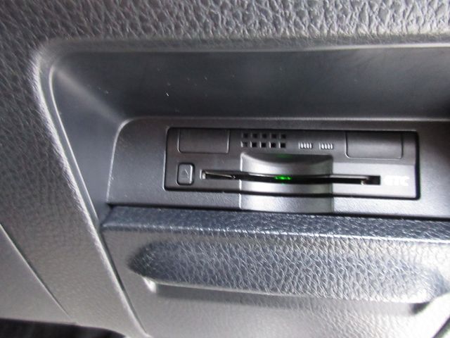 Toyota NOAH HYBRID 2014-09 17357-7