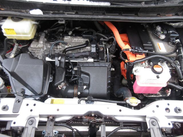 Toyota NOAH HYBRID 2014-09 17357-22