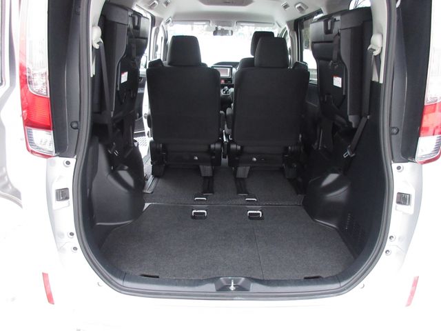 Toyota NOAH HYBRID 2014-09 17357-16