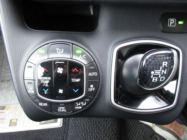 Toyota NOAH HYBRID 2014-09 17357-10