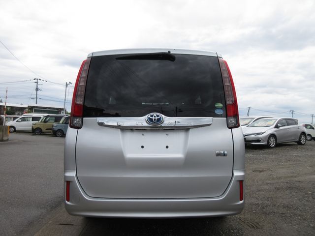 Toyota NOAH HYBRID 2014-09 17357-3