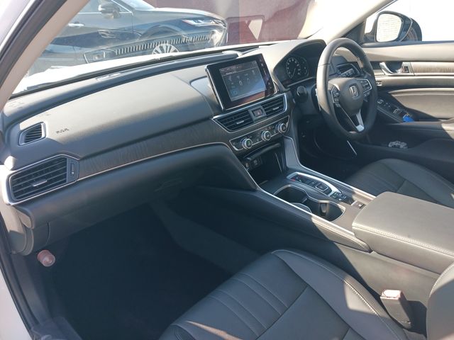 Honda ACCORD HYBRID 2023-01 190208-24