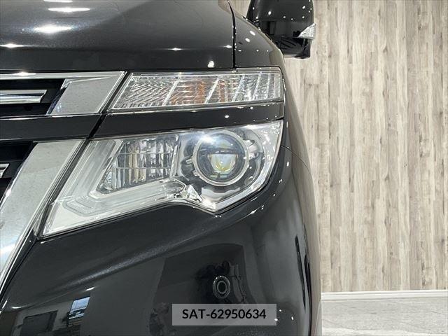 Nissan ELGRAND 2019-01 228297-9