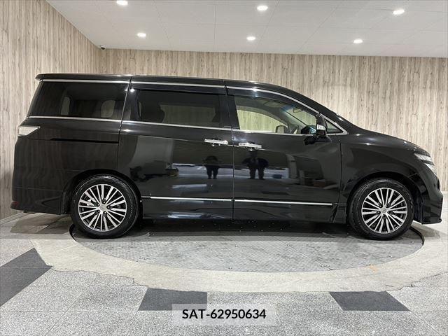 Nissan ELGRAND 2019-01 228297-3