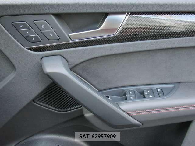 Audi SQ5 2021-10 203770-12