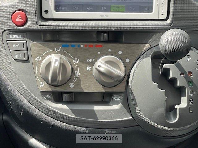 Toyota SIENTA 2014-03 242970-11