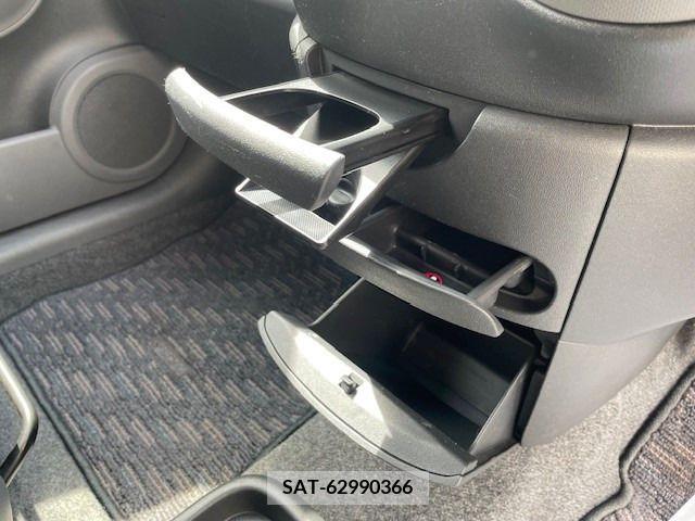 Toyota SIENTA 2014-03 242970-12
