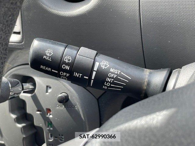 Toyota SIENTA 2014-03 242970-13