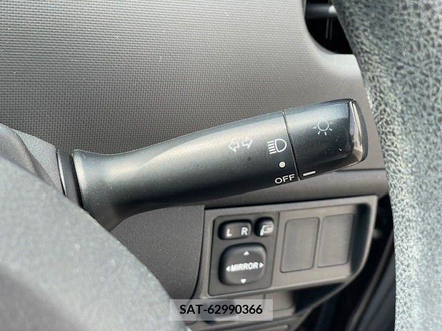 Toyota SIENTA 2014-03 242970-17