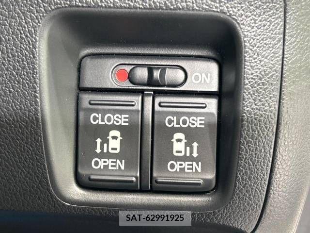Honda N BOX CUSTOM 2017-04 211480-3