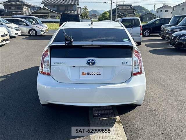 Toyota PRIUS 2014-10 281922-12