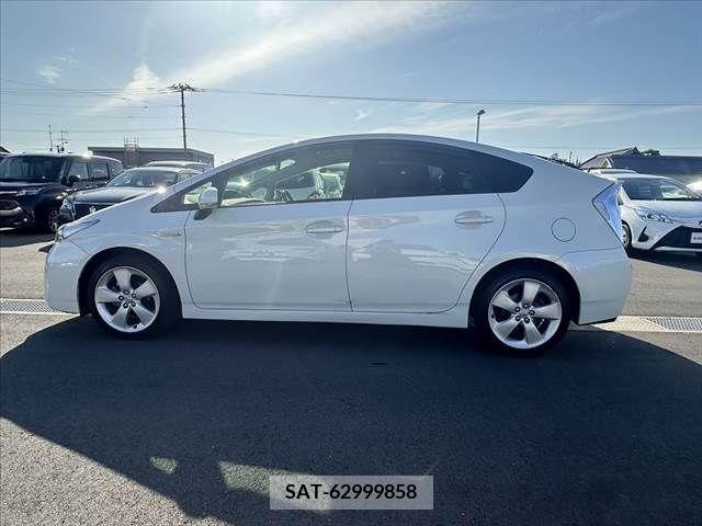 Toyota PRIUS 2014-10 281922-11