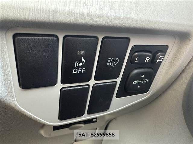 Toyota PRIUS 2014-10 281922-4