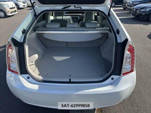 Toyota PRIUS 2014-10 281922-19