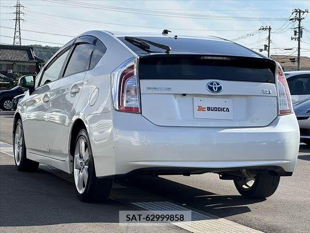 Toyota PRIUS 2014-10 281922-13